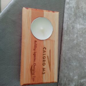 Single candle caddy with tea candle